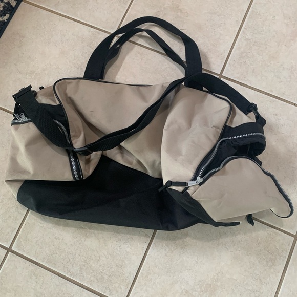 EASTSPORT DUFFEL BAG - Picture 2 of 3